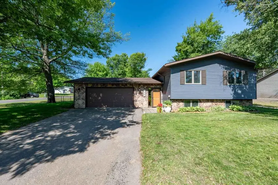 4621 5th Avenue W, Hibbing, MN 55746 - #2