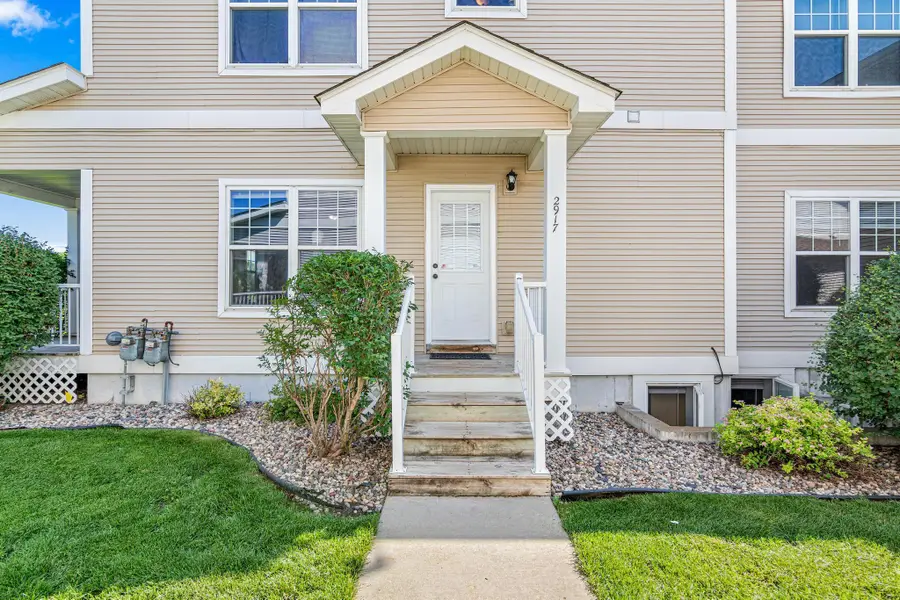 2917 Hemingway Drive, Chaska, MN 55318 - #2
