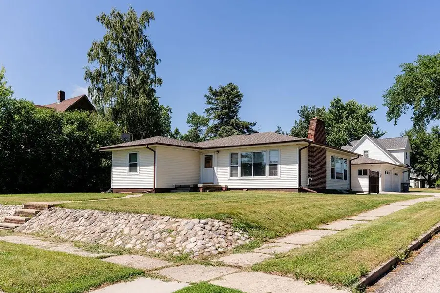 405 6th Avenue, Edgeley, ND 58433 - #2