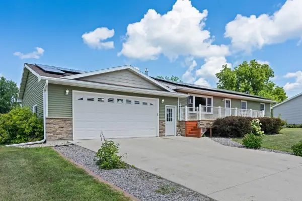219 5th Street Se, Madelia, MN 56062