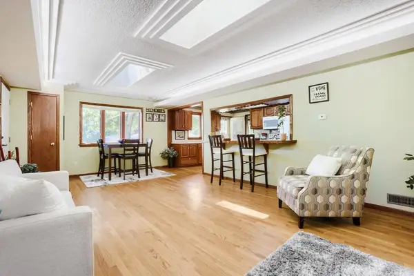 558 113th Lane Nw, Coon Rapids, MN 55448