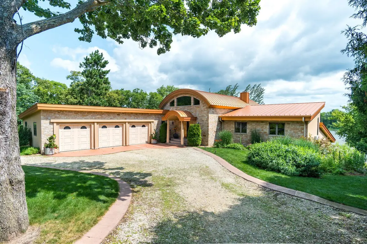 30960 Old Mill Road, Dresbach, MN 55947 - #1