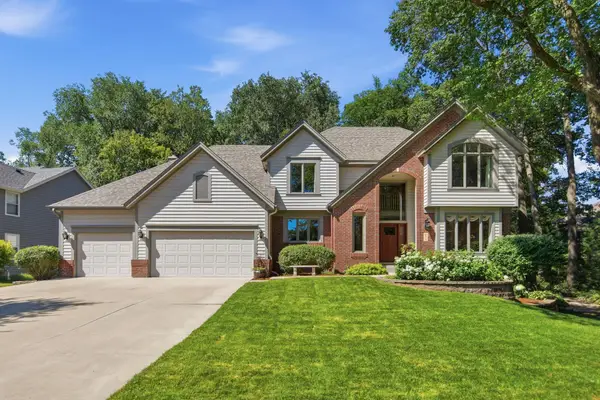 699 Bridle Ridge Road, Eagan, MN 55123