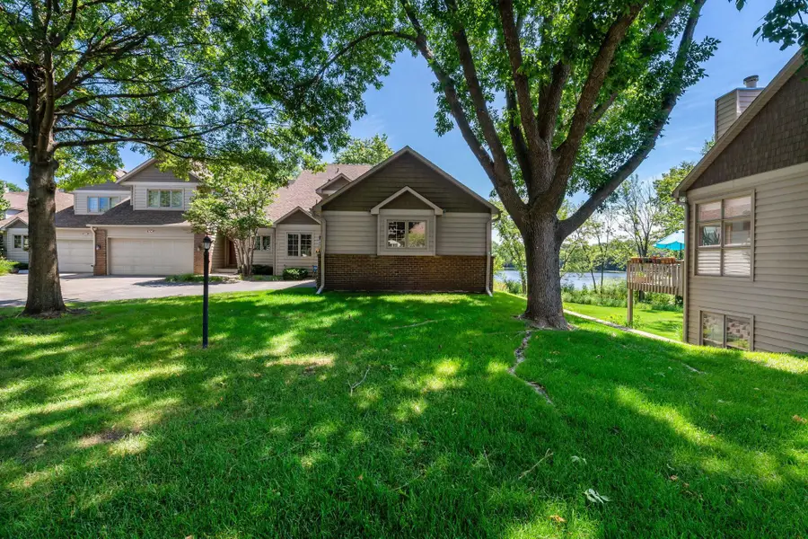 630 Sullivan Lane Ne, Columbia Heights, MN 55421 - #2