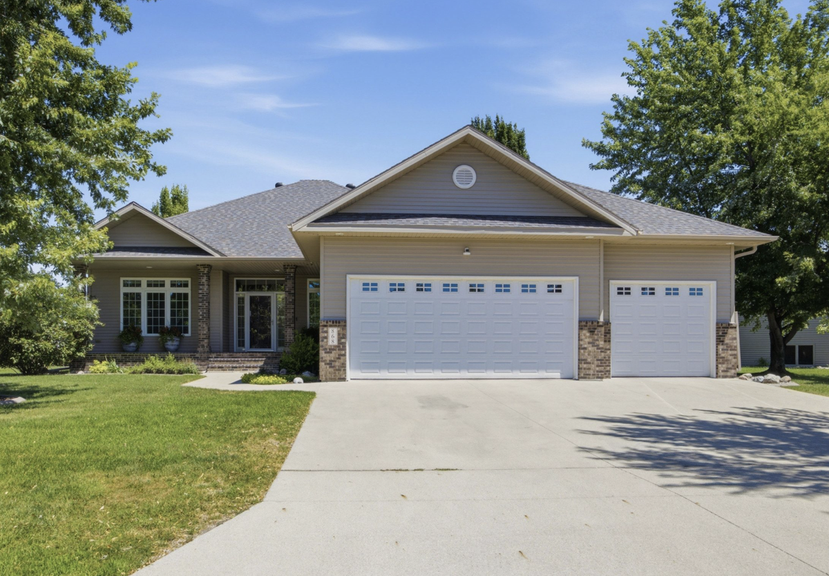 868 32nd Street S, Moorhead, MN 56560 - #1