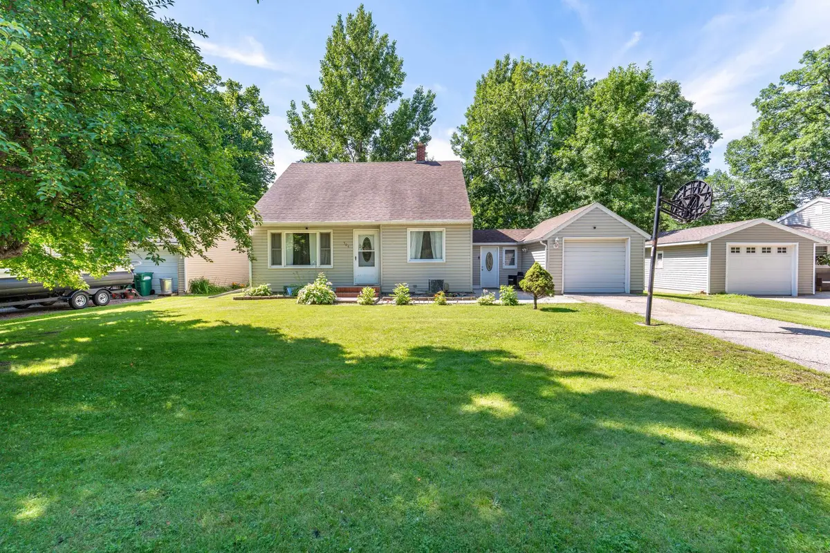 504 1st Avenue Se, Pelican Rapids, MN 56572 - #1
