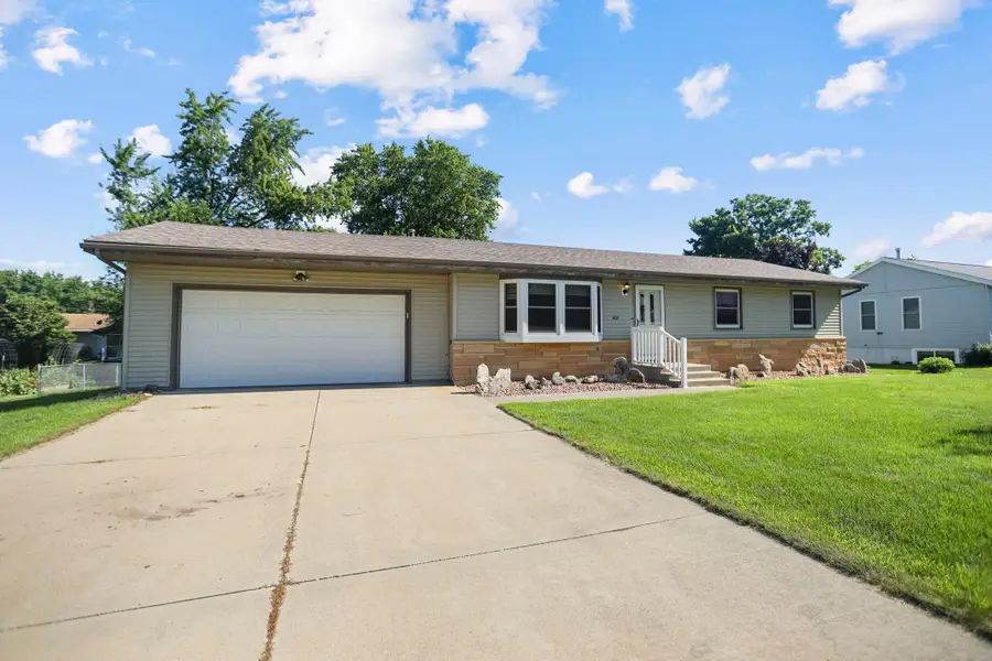 403 Jane Street E, Morristown, MN 55052 - #2