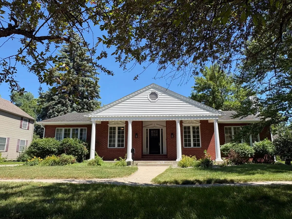 512 8th Street N, Wahpeton, ND 58075 - #1