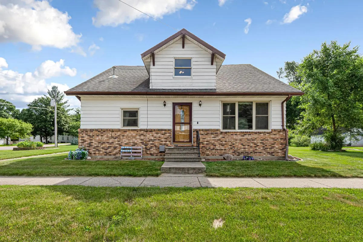 240 Rice Street N, Kasota, MN 56050 - #1