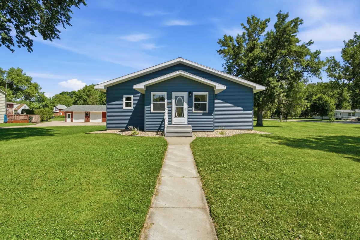 604 E Walnut Avenue, Olivia, MN 56277 - #1