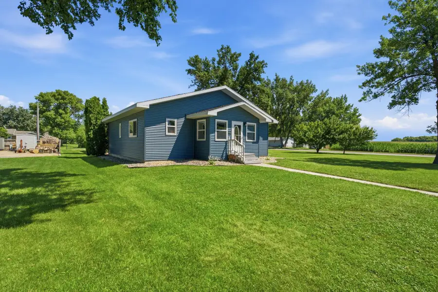 604 E Walnut Avenue, Olivia, MN 56277 - #2