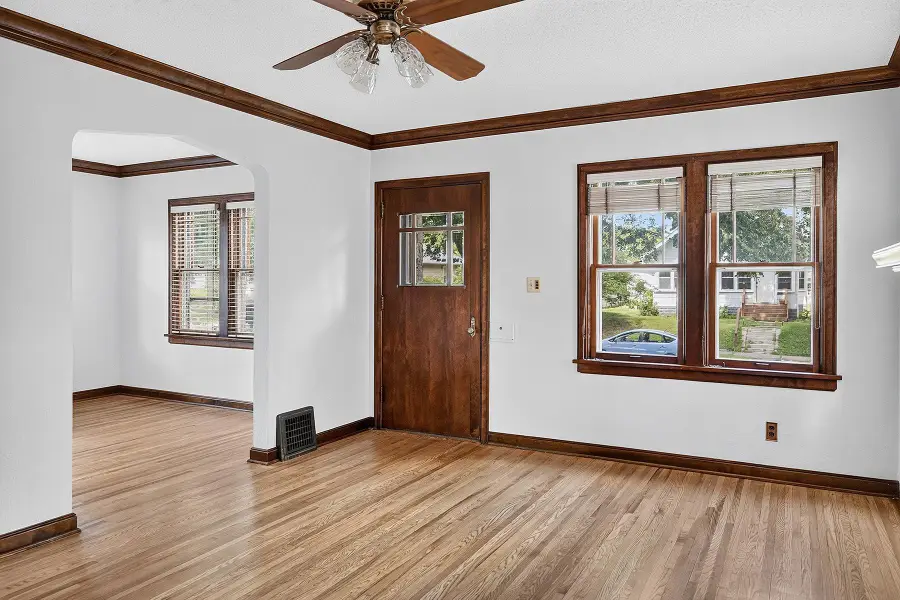 1122 Sherburne Avenue, Saint Paul, MN 55104 - #2