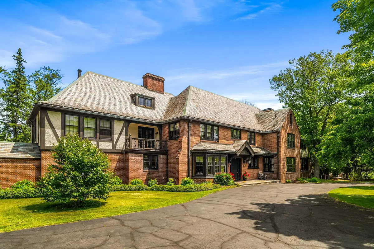 415 N Hawthorne Road, Duluth, MN 55812 - #1