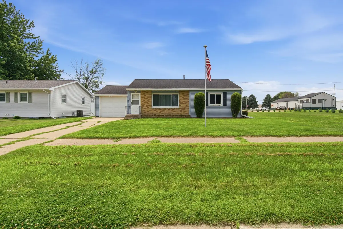1027 Sioux Avenue, Fairmont, MN 56031 - #1