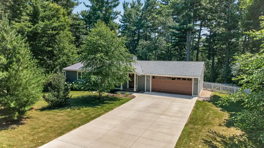 13 Overlook Road, Dellwood, MN 55110 - #2