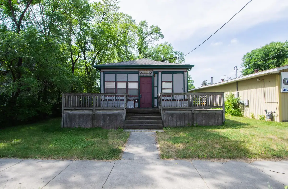 1340 4th Avenue N, Fargo, ND 58102 - #1