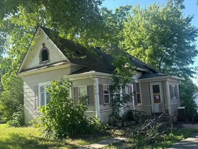 512 Park Avenue, Goodhue, MN 55027 - #1