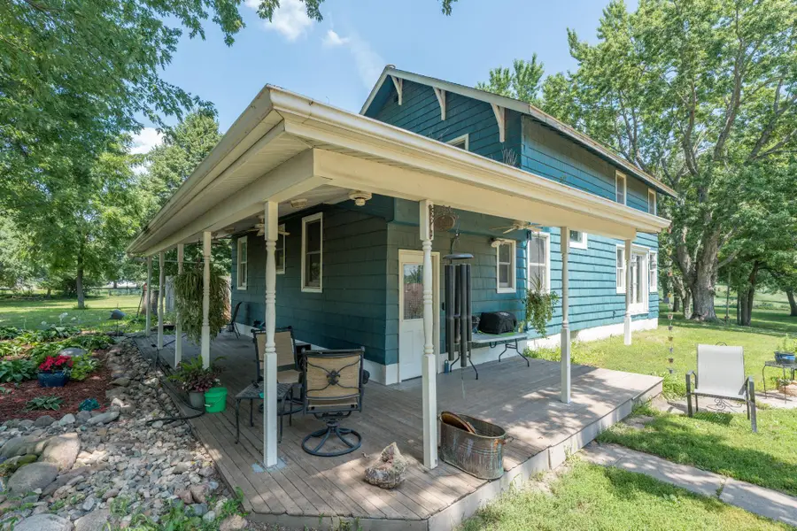 223 Joy Avenue Sw, Madelia, MN 56062 - #2