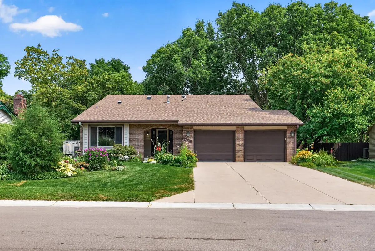 1810 Howell Street N, Falcon Heights, MN 55113 - #1