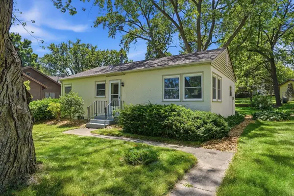 320 Kingsley Street S, Winsted, MN 55395