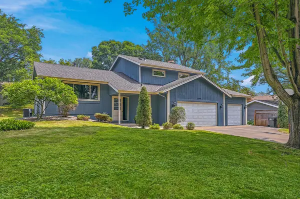 14308 Wedgeway Court, Eden Prairie, MN 55346