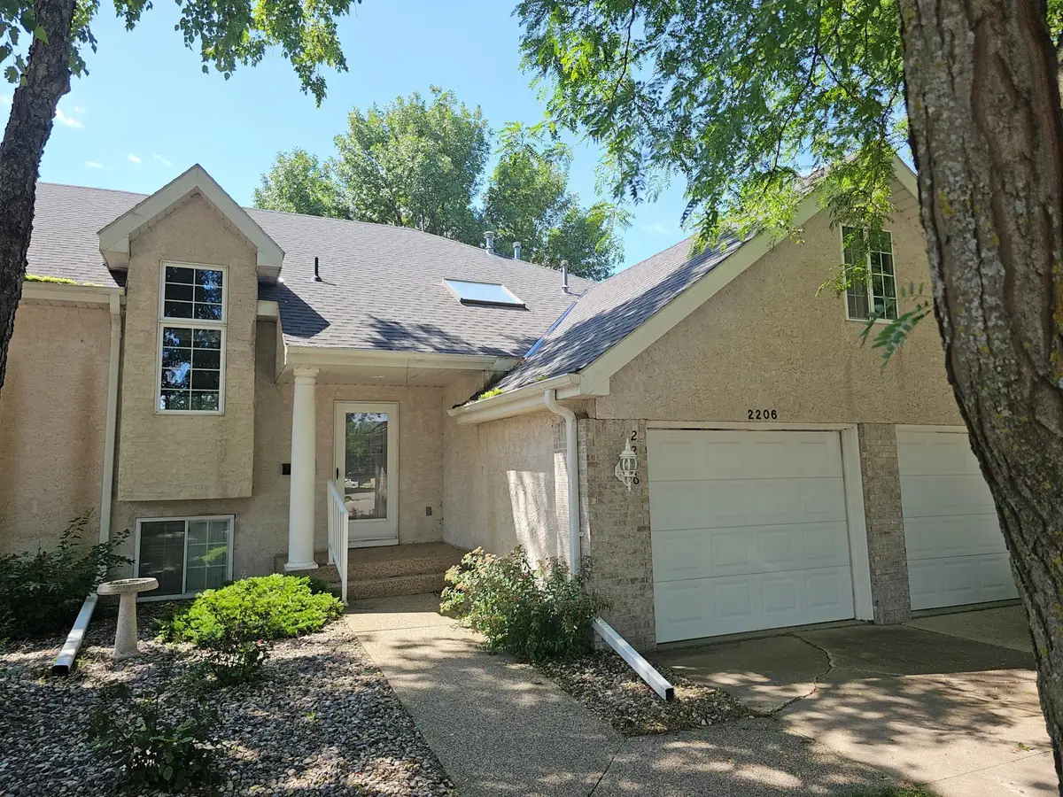 2206 10th Avenue Se, Willmar, MN 56201 - #1