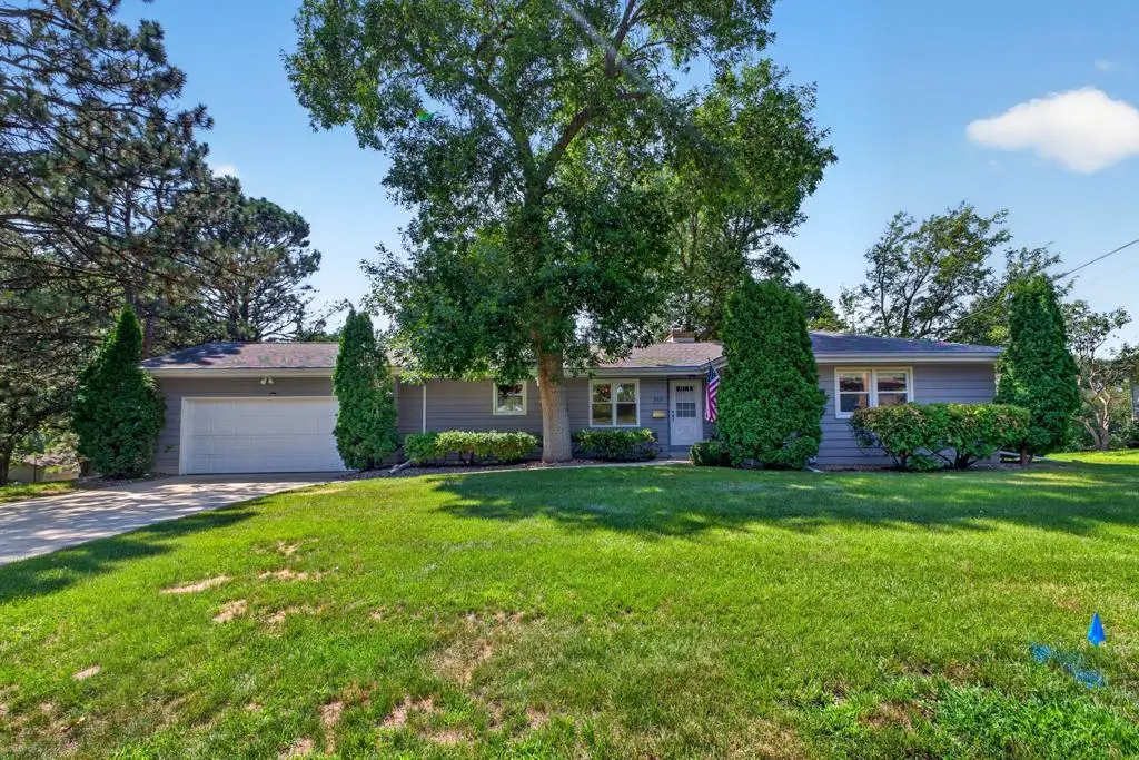 302 Garden Road, Albert Lea, MN 56007 - #1