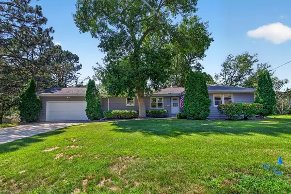 302 Garden Road, Albert Lea, MN 56007