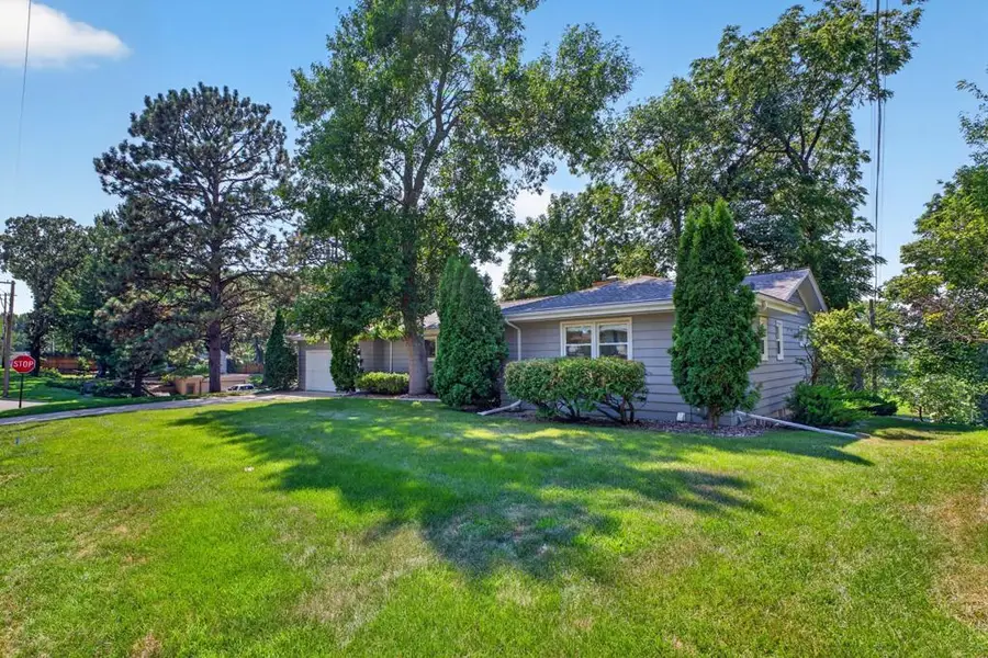 302 Garden Road, Albert Lea, MN 56007 - #2