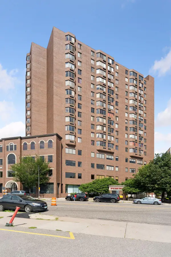 291 7th Street W #1604, Saint Paul, MN 55102