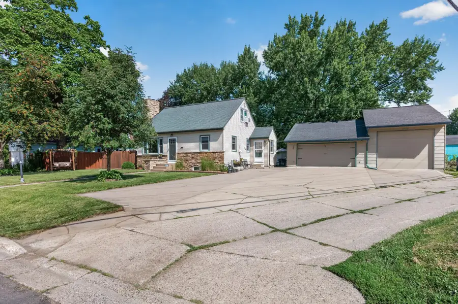 1805 42nd Avenue Ne, Columbia Heights, MN 55421 - #2