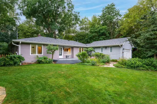 1274 Amble Road, Arden Hills, MN 55112