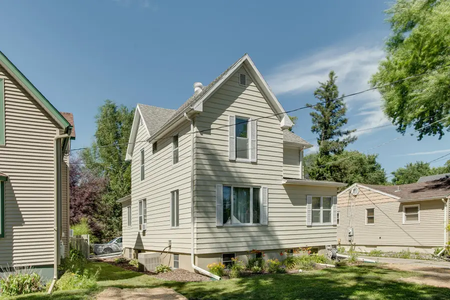 1637 8th Avenue S, Fargo, ND 58103 - #2