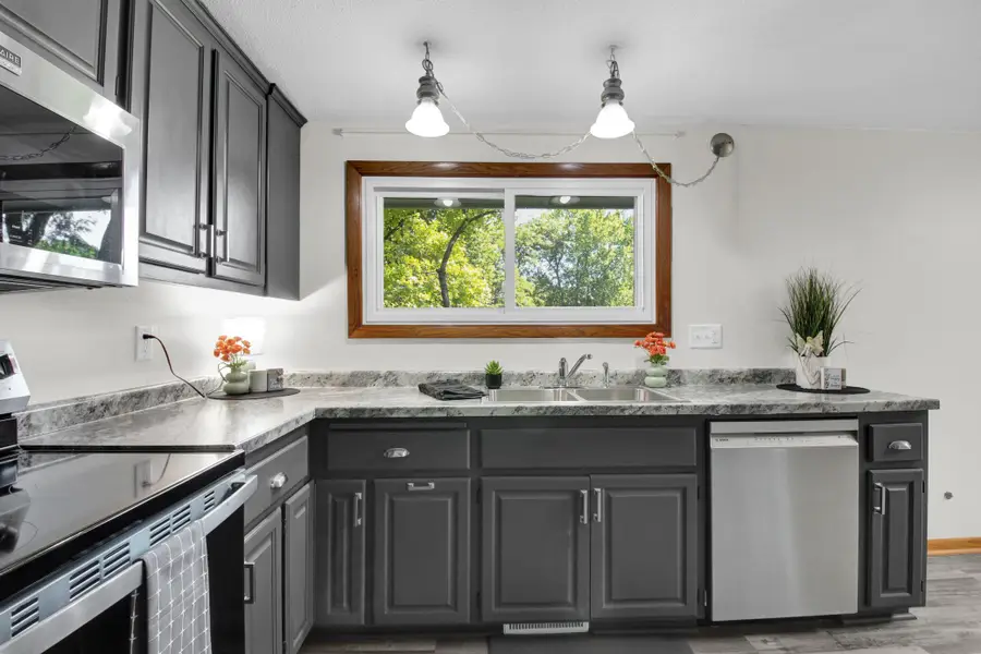 601 25th Avenue Sw, Willmar, MN 56201 - #2
