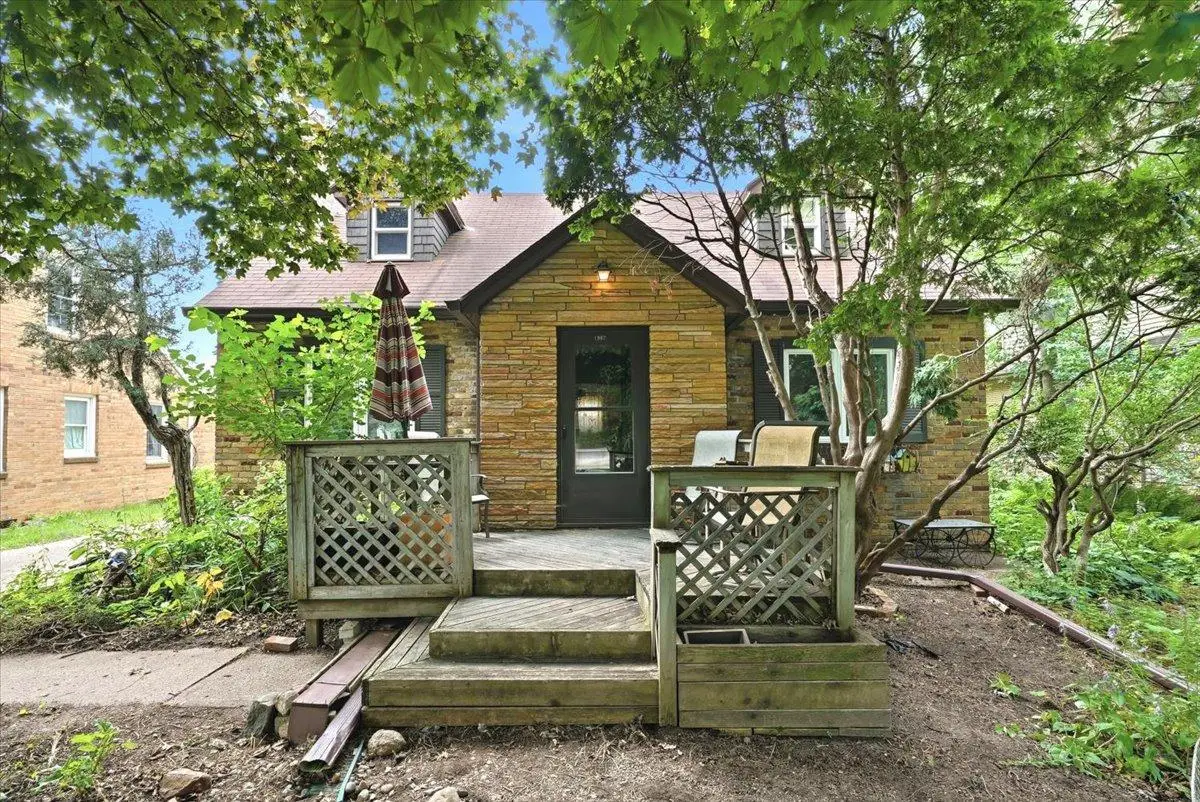 1907 Snelling Avenue N, Falcon Heights, MN 55113 - #1