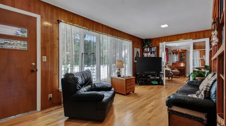 404 W Macarthur Avenue, Eau Claire, WI 54701 - #2