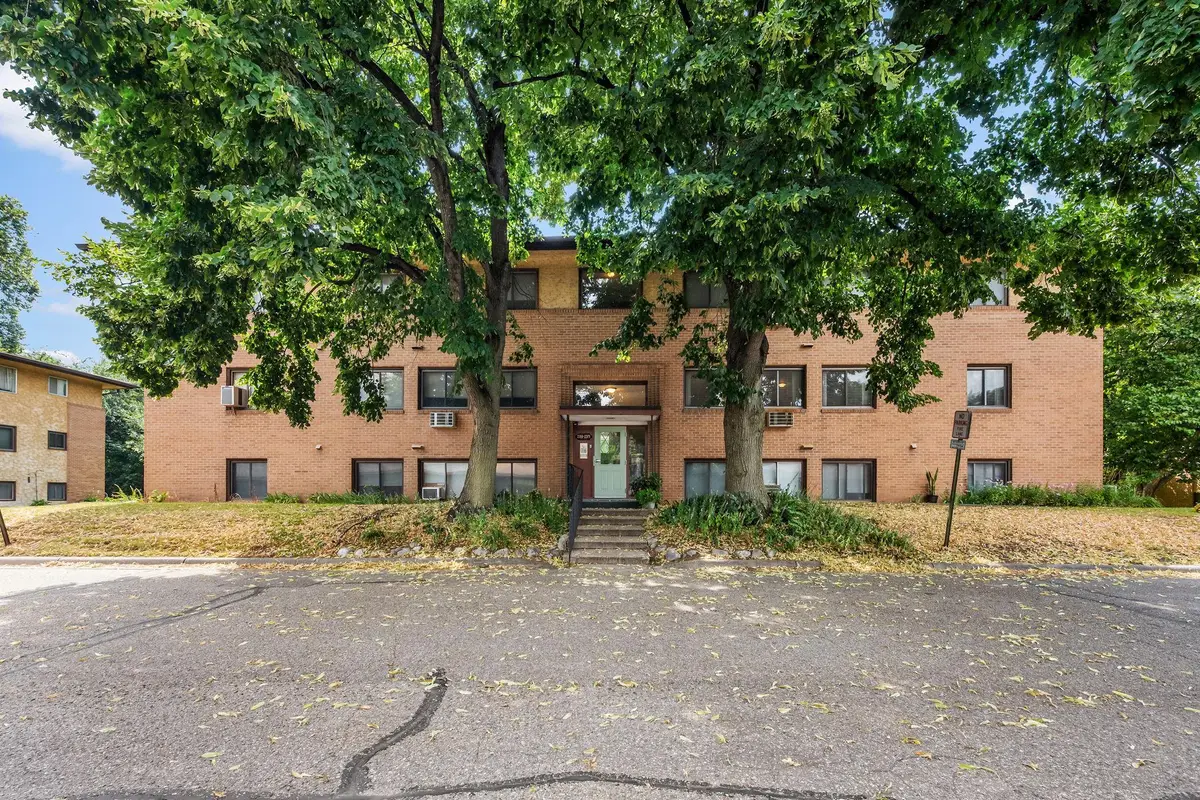 2365 Unity Avenue N, Golden Valley, MN 55422 - #1