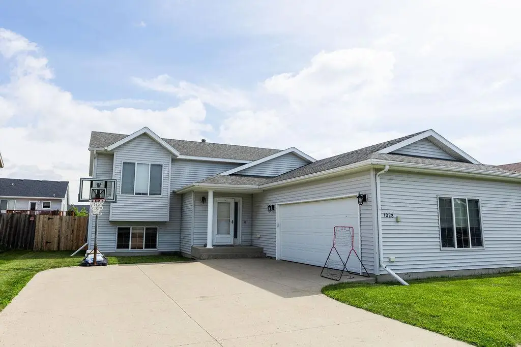 1028 39 Avenue W, West Fargo, ND 58078 - #1