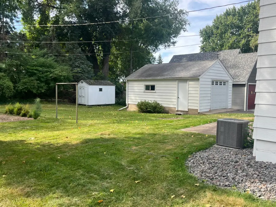 590 Valley Lane, Mendota Heights, MN 55118 - #3