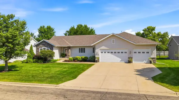 2450 Mossy Creek Drive Ne, Owatonna, MN 55060