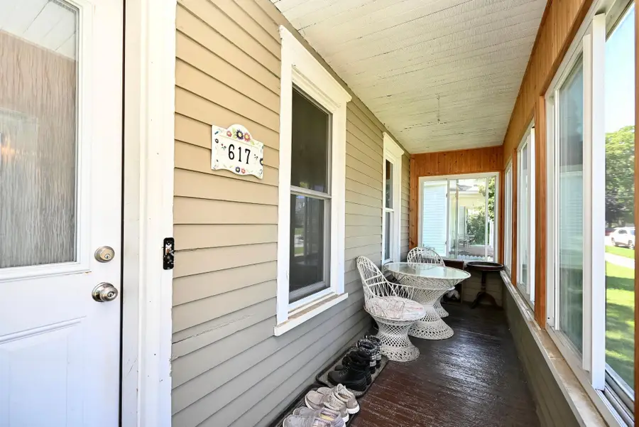 617 W Howard Street, Winona, MN 55987 - #2