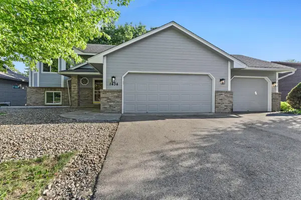 1434 Eastlake Drive, Chaska, MN 55318