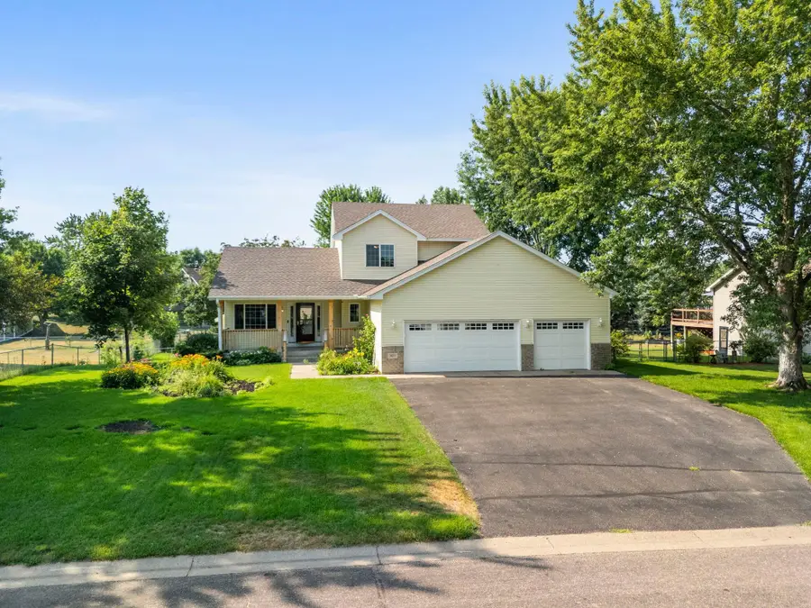 1011 Hillock Street Nw, Isanti, MN 55040 - #2