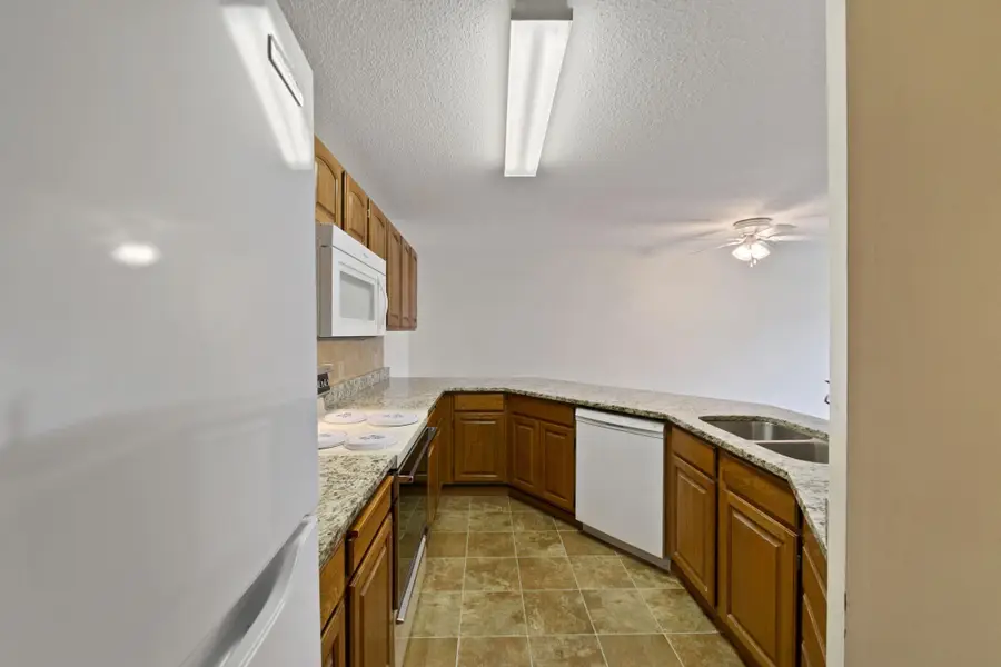 930 Lyn Way #203, Hastings, MN 55033 - #3