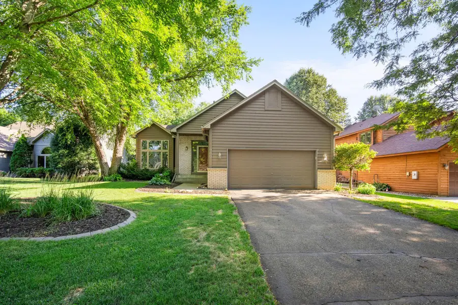 960 Wildflower Court, Eagan, MN 55123 - #2