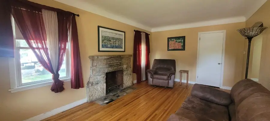 1064 Oakdale Avenue, West Saint Paul, MN 55118 - #3