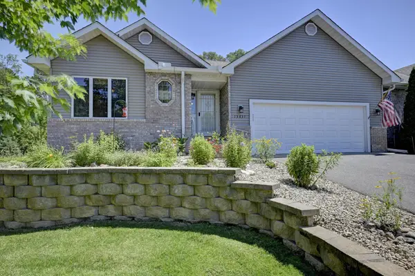 13637 Pierce Street Ne, Ham Lake, MN 55304