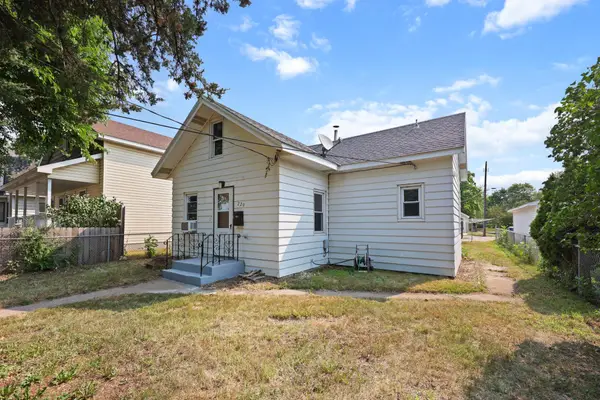 220 33rd Avenue N, Saint Cloud, MN 56303