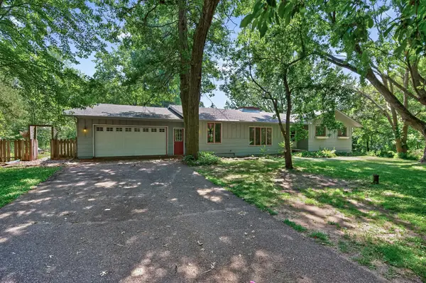 3948 Sunshine Drive, Oak Grove, MN 55303