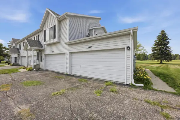2923 32nd Street S, Moorhead, MN 56560